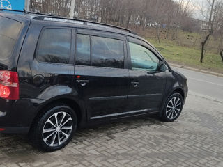 Volkswagen Touran foto 4