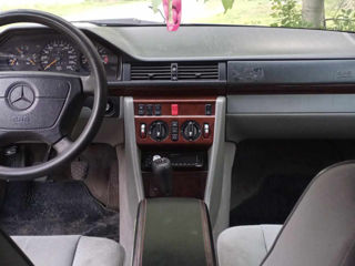 Mercedes Series (W124) foto 4