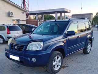 Nissan X-Trail foto 2