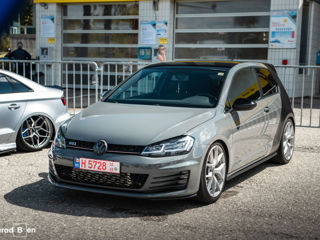 Volkswagen Golf foto 1