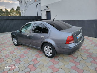 Volkswagen Jetta foto 4