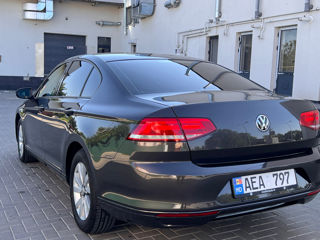 Volkswagen Passat foto 4