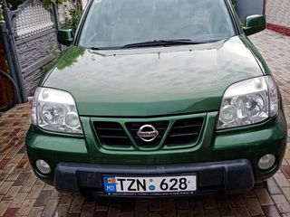 Nissan X-Trail foto 1