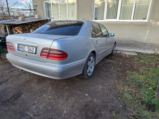 Mercedes E-Class foto 3