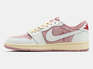 Nike Air Jordan 1 Retro Low x Travis Scott White/Pink Women's foto 6