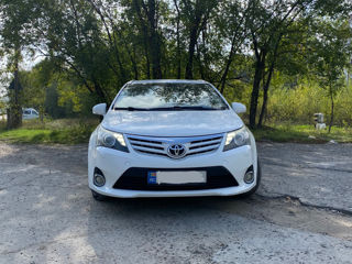 Toyota Avensis foto 2