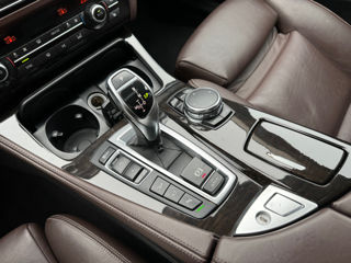 BMW 5 Series foto 14