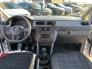 Volkswagen Touran foto 8