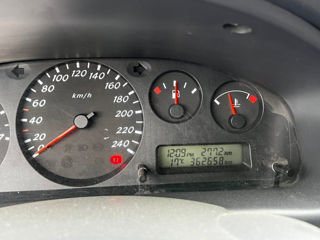 Nissan Almera foto 11