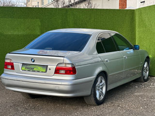 BMW 5 Series foto 3