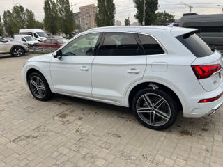 Audi Q5 e-tron foto 1