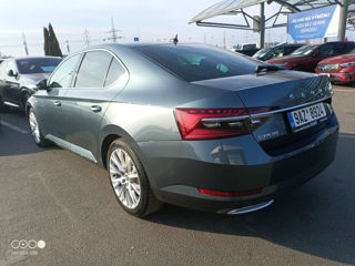 Skoda Superb foto 2