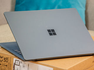 Microsoft Surface Laptop 2/ Core I5 8250U/ 8Gb Ram/ 256Gb SSD/ 13.5" PixelSense Touch!! foto 12