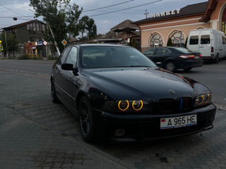 BMW 5 Series foto 4