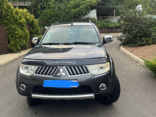 Mitsubishi Pajero Sport foto 4