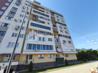 Apartament cu 4 camere, 300 m², Centru, Chișinău foto 1