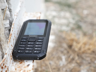 Nomi i245 X-Treme telefon accesibil pentru fiecare! foto 3