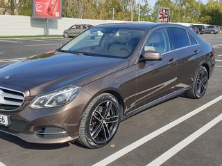 Mercedes E Class foto 1