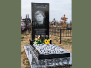 Monumente funerare din granit. Gabbro-Group foto 12