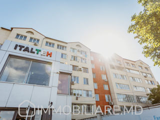Apartament cu 3 camere, 138 m², Buiucani, Chișinău foto 15