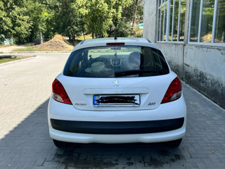 Peugeot 207 foto 3