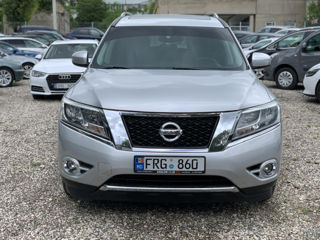 Nissan Pathfinder foto 2