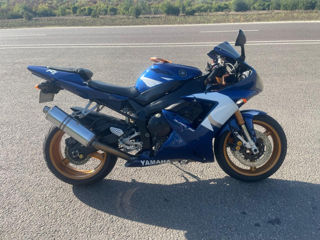 Yamaha YZF-R1 foto 4