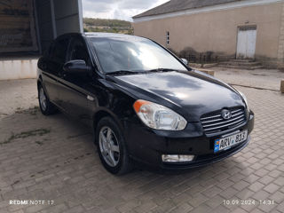 Hyundai Accent foto 2