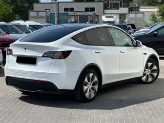 Tesla Model Y foto 3