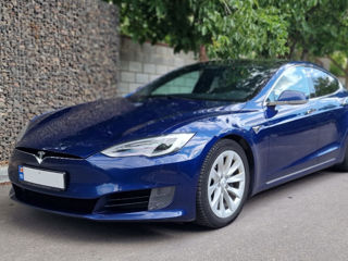 Tesla Model S foto 2