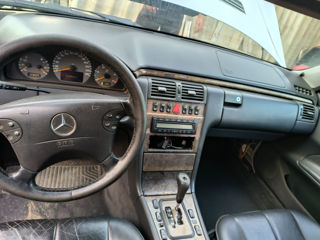 Mercedes 210E 2.7 Dizel  piese. foto 2