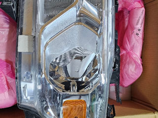 Dodge Ram 1500 Headlight