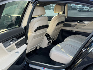 BMW 7 Series foto 8