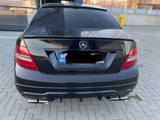 Mercedes C-Class фото 4