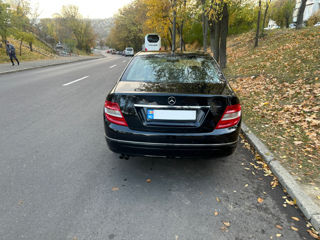 Mercedes C-Class foto 6