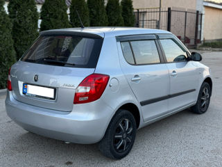 Skoda Fabia foto 2