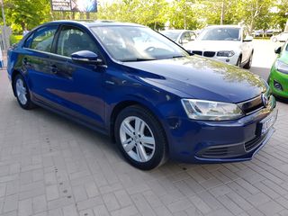 Volkswagen Jetta foto 2