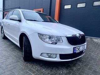 Skoda Superb foto 1