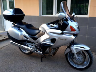 Honda Deauville NT650V foto 1