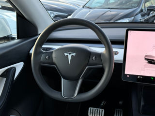 Tesla Model Y foto 8