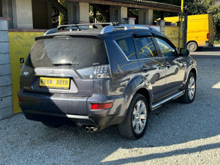 Mitsubishi Outlander foto 3