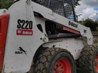 Bobcat S220 мини погрузчик foto 3