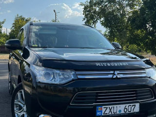 Mitsubishi Outlander foto 3