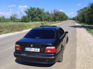 BMW 5 Series foto 4