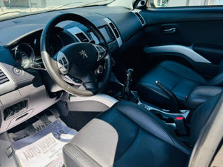 Peugeot 4007 foto 8