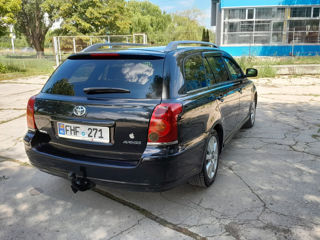 Toyota Avensis foto 10