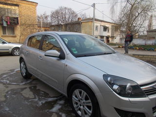 Opel Astra foto 1