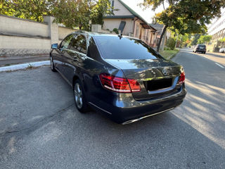 Mercedes E-Class foto 1