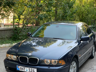 BMW 5 Series foto 1