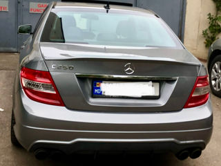 Mercedes C-Class foto 10